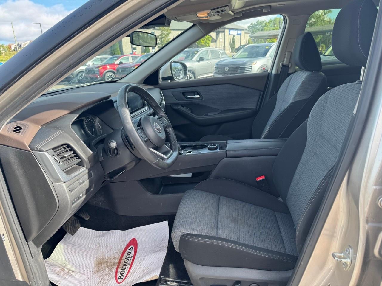 2023 Nissan Rogue AWD SV Photo