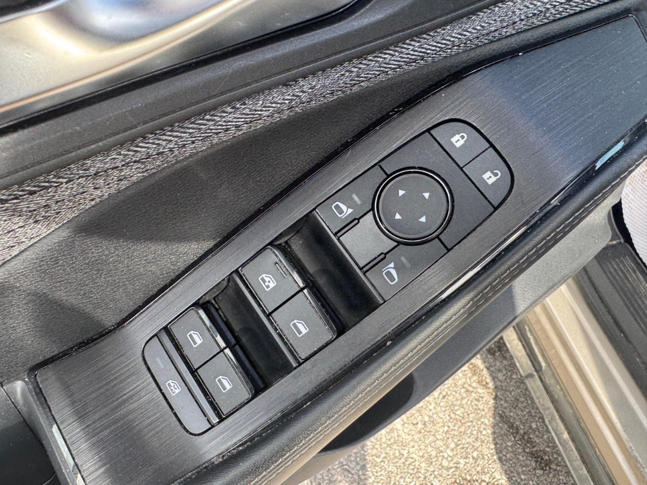 2023 Nissan Rogue AWD SV Photo