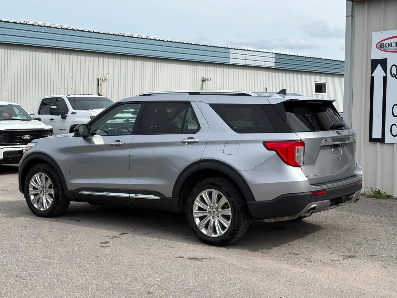 2022 Ford Explorer Limited 4WD Photo