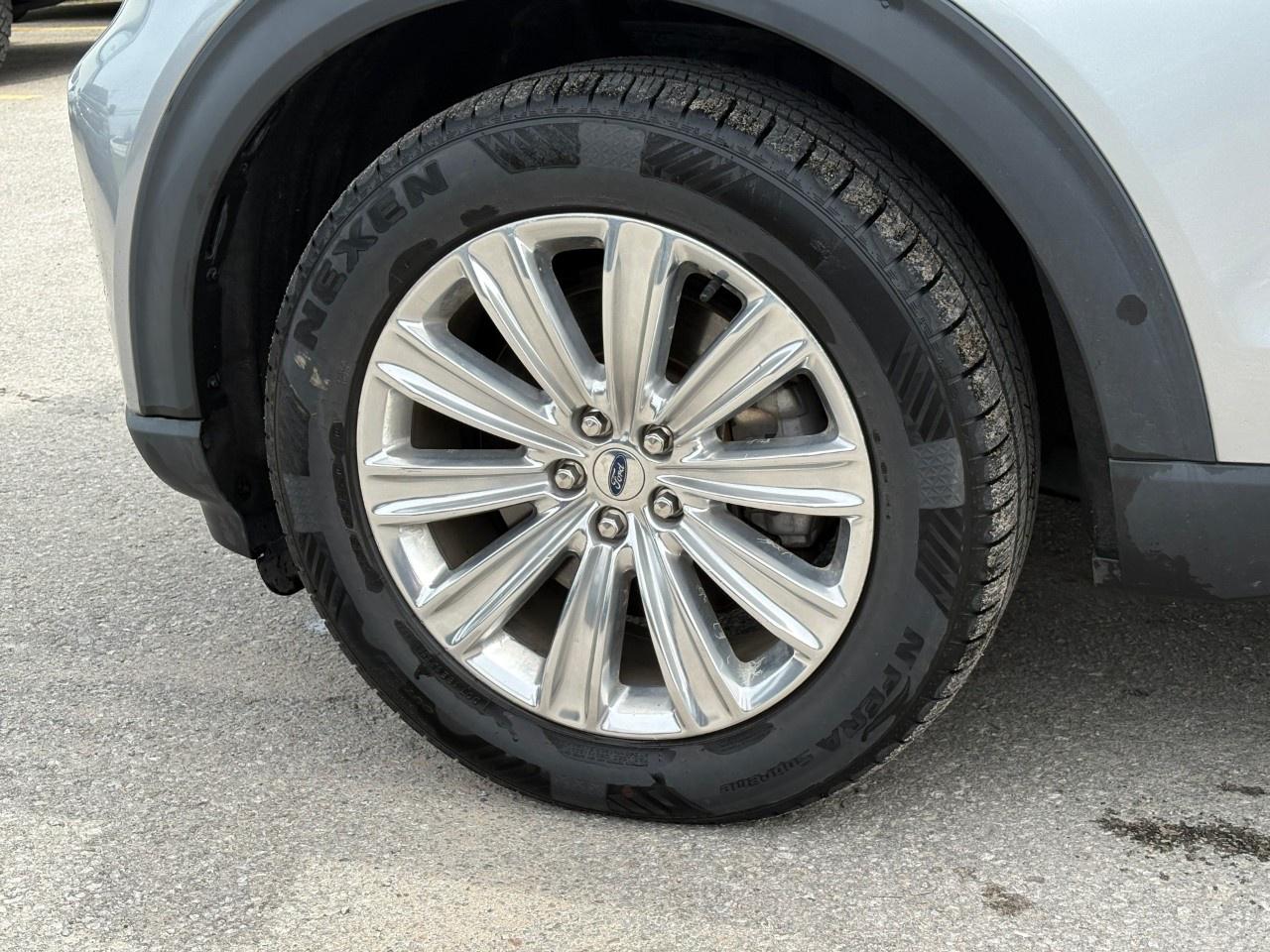 2022 Ford Explorer Limited 4WD Photo
