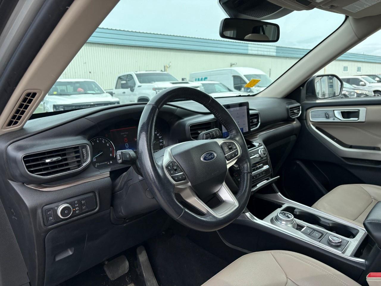 2022 Ford Explorer Limited 4WD Photo