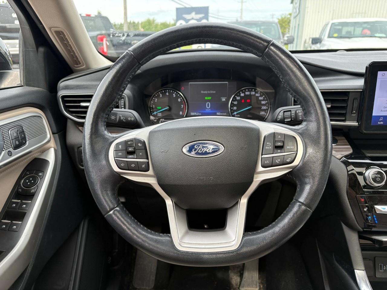 2022 Ford Explorer Limited 4WD Photo