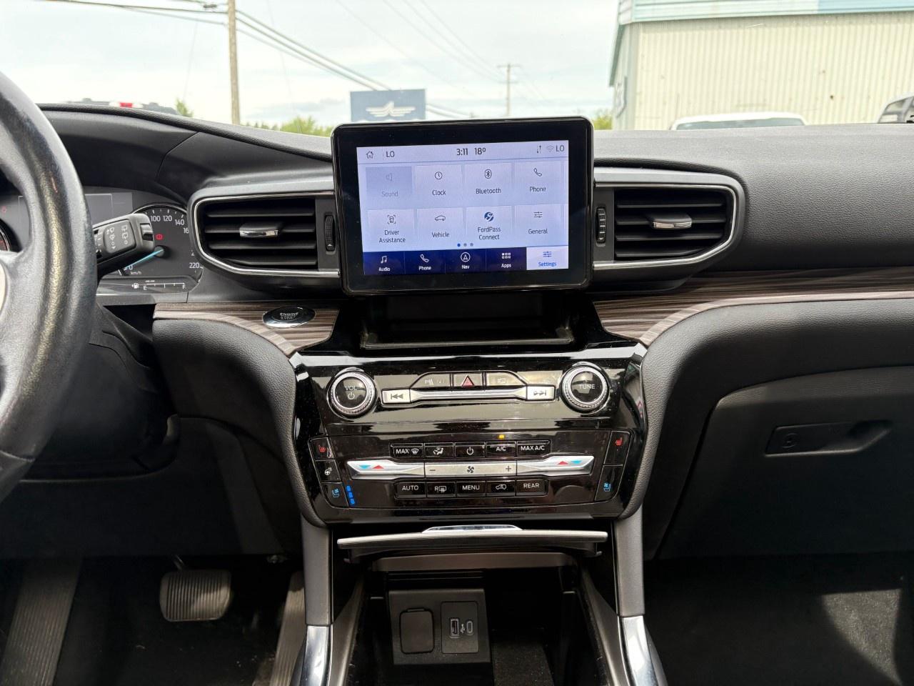 2022 Ford Explorer Limited 4WD Photo