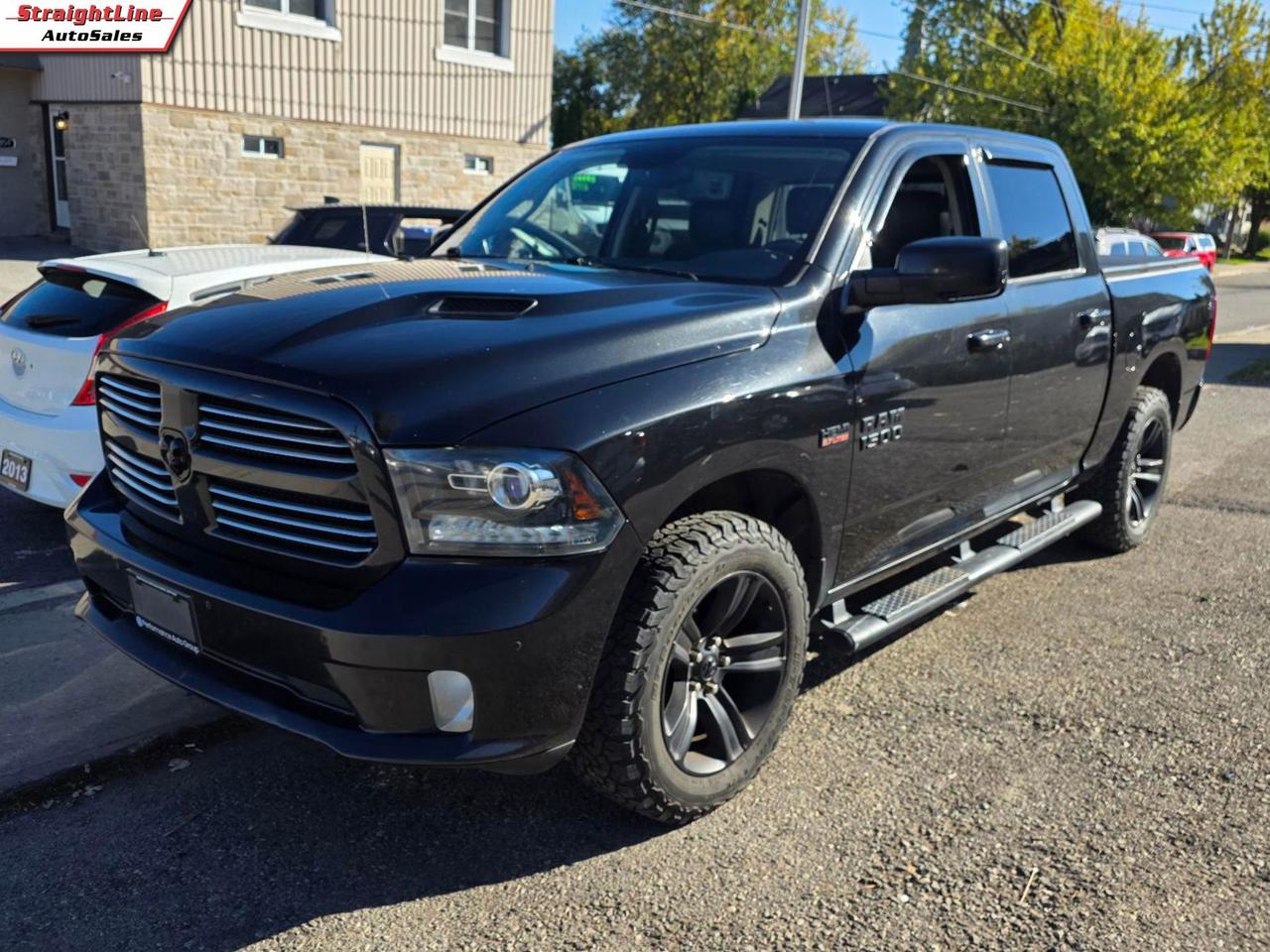 2016 RAM 1500 Sport Crew Cab SWB 4WD - One Owner, No Accidents Photo5