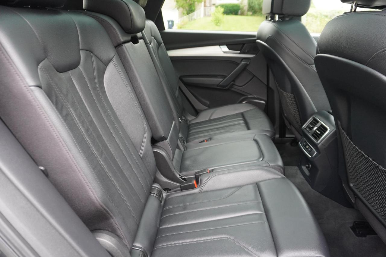 2018 Audi Q5 S-LINE / ONE OWNER / NO ACCIDENTS / TECHNIK / QUATTRO Photo