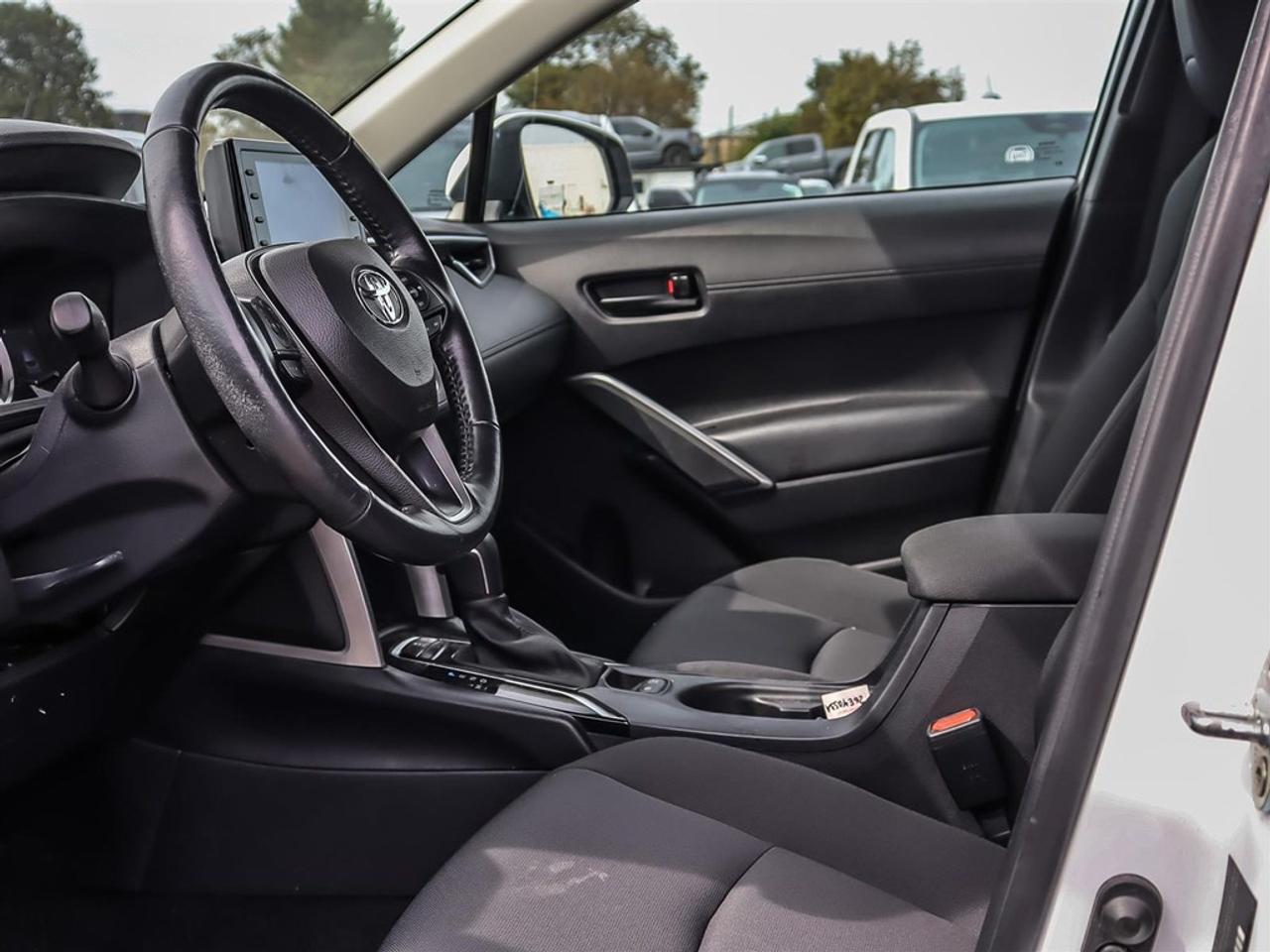 2022 Toyota Corolla Cross LE AWD Photo