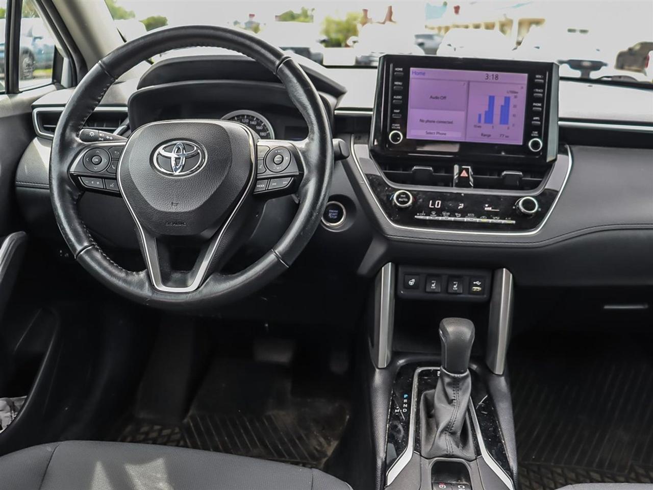 2022 Toyota Corolla Cross LE AWD Photo