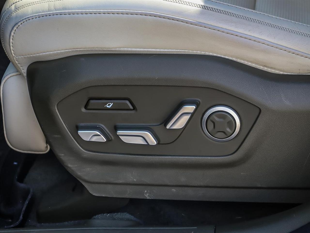 2024 Hyundai Santa Fe Ultimate Calligraphy AWD w/Beige Interior Photo
