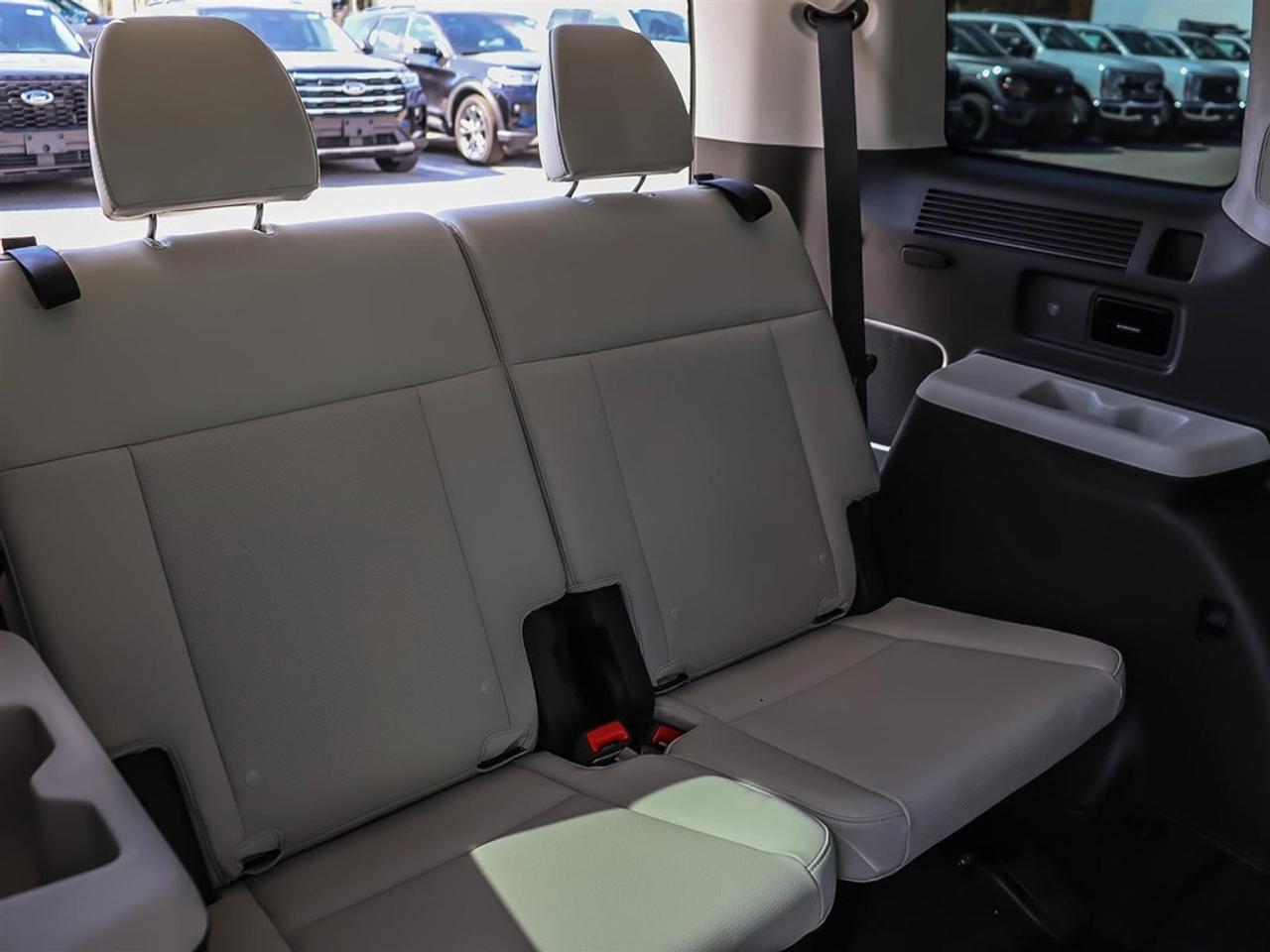2024 Hyundai Santa Fe Ultimate Calligraphy AWD w/Beige Interior Photo