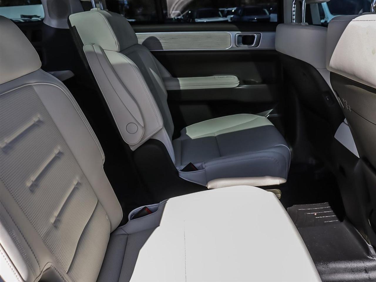 2024 Hyundai Santa Fe Ultimate Calligraphy AWD w/Beige Interior Photo