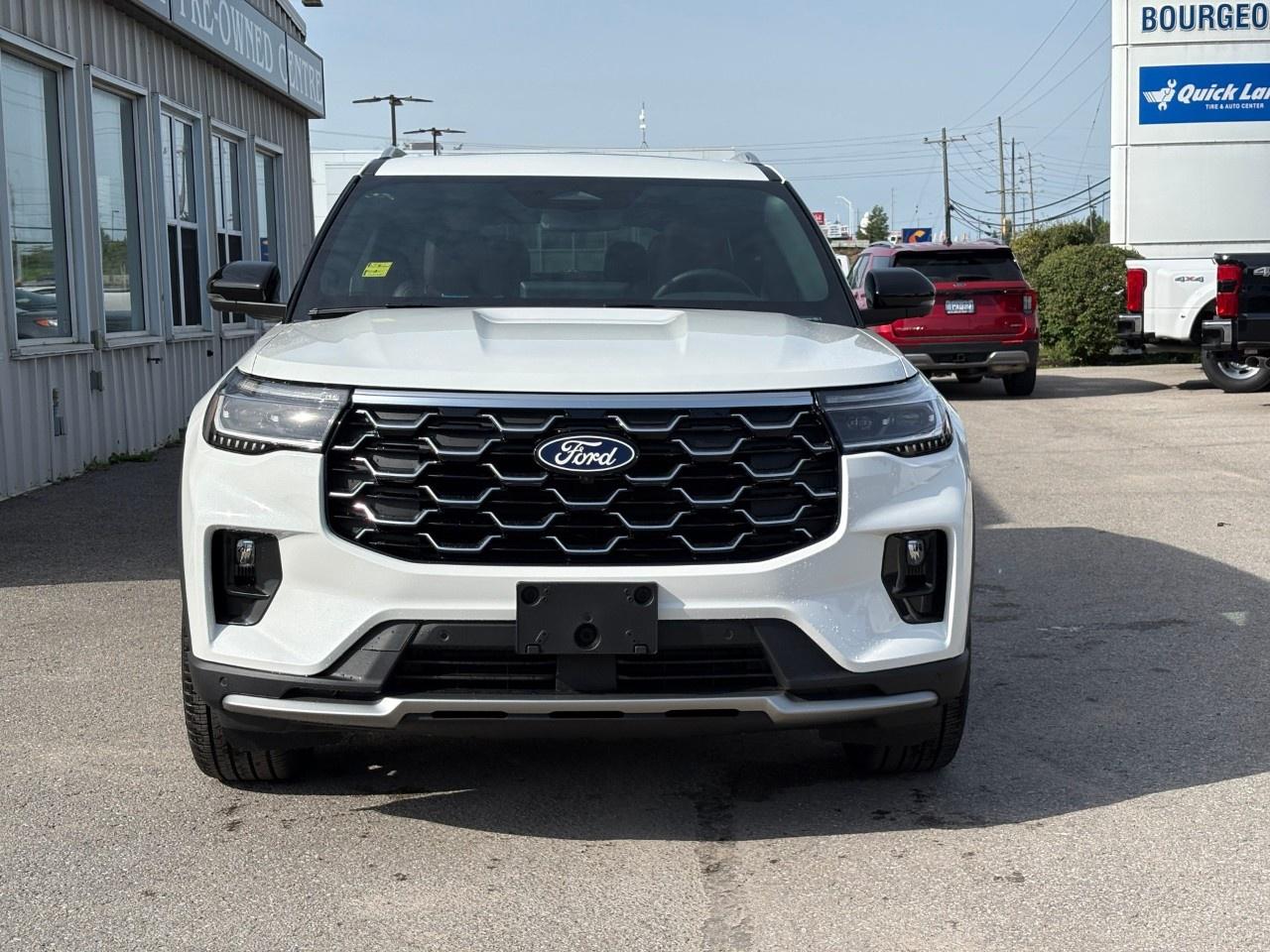 2027 Ford Explorer Platinum 4WD Photo