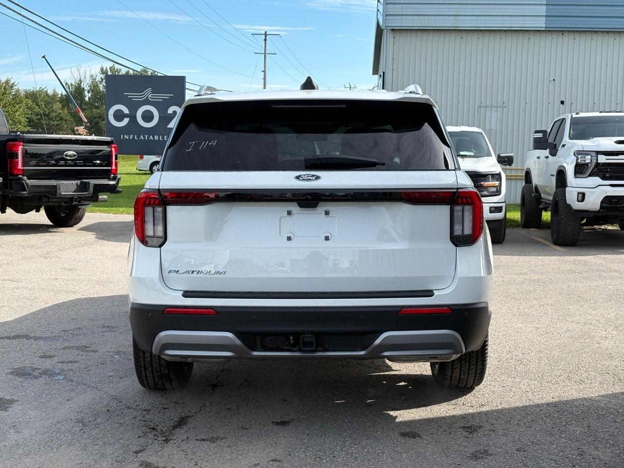 2027 Ford Explorer Platinum 4WD Photo