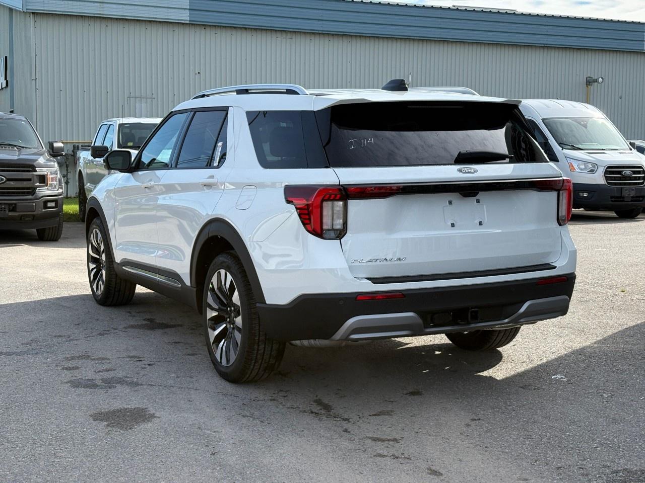 2027 Ford Explorer Platinum 4WD Photo