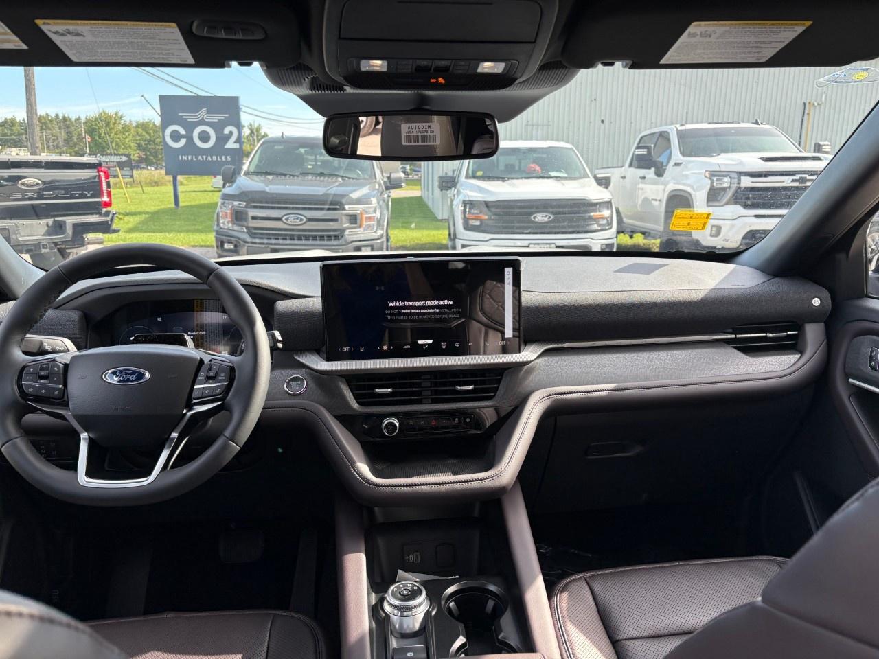 2027 Ford Explorer Platinum 4WD Photo