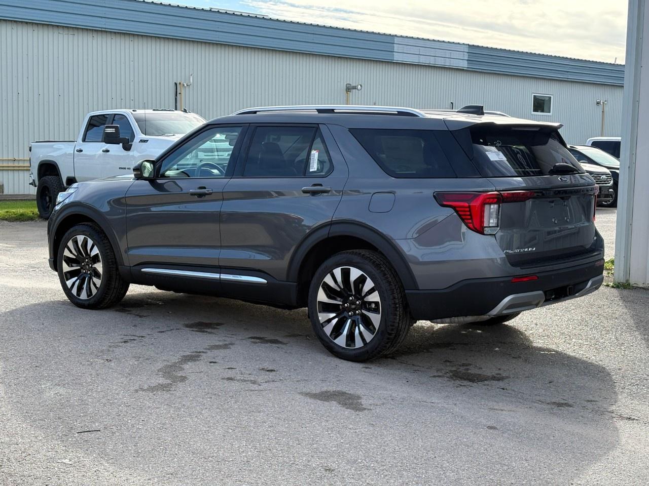 2026 Ford Explorer Platinum 4WD Photo