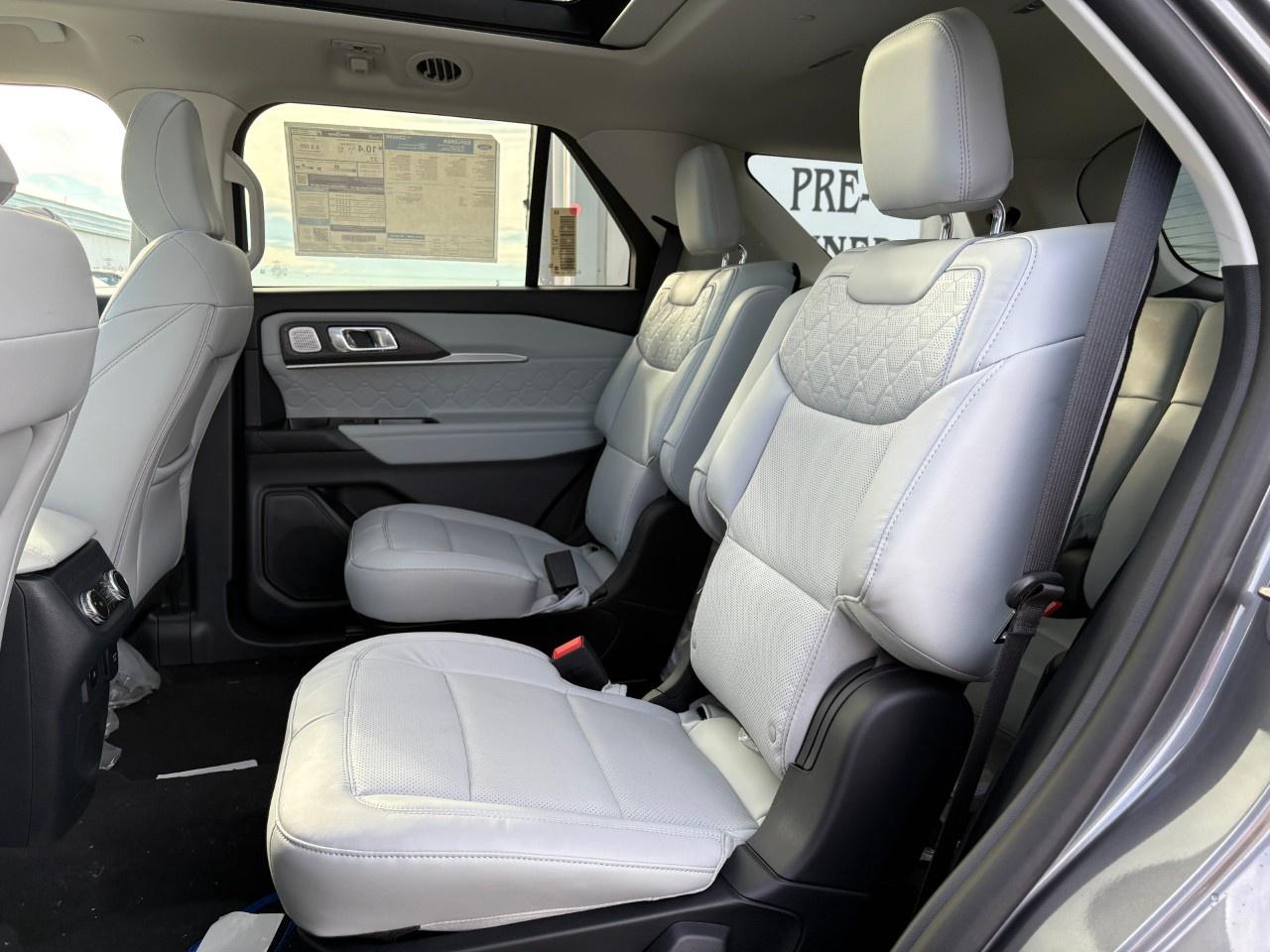 2026 Ford Explorer Platinum 4WD Photo
