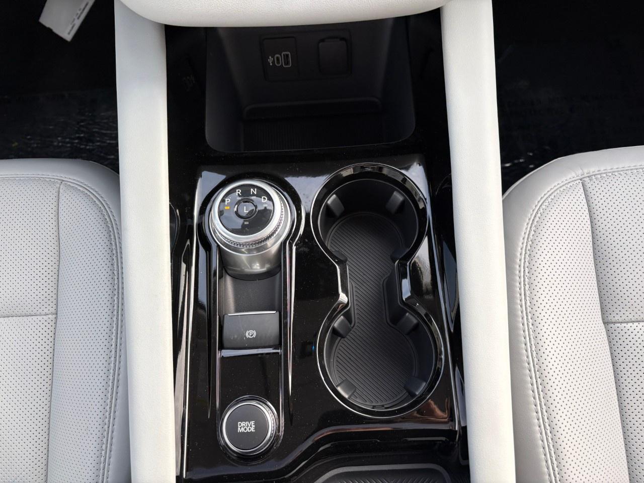 2026 Ford Explorer Platinum 4WD Photo