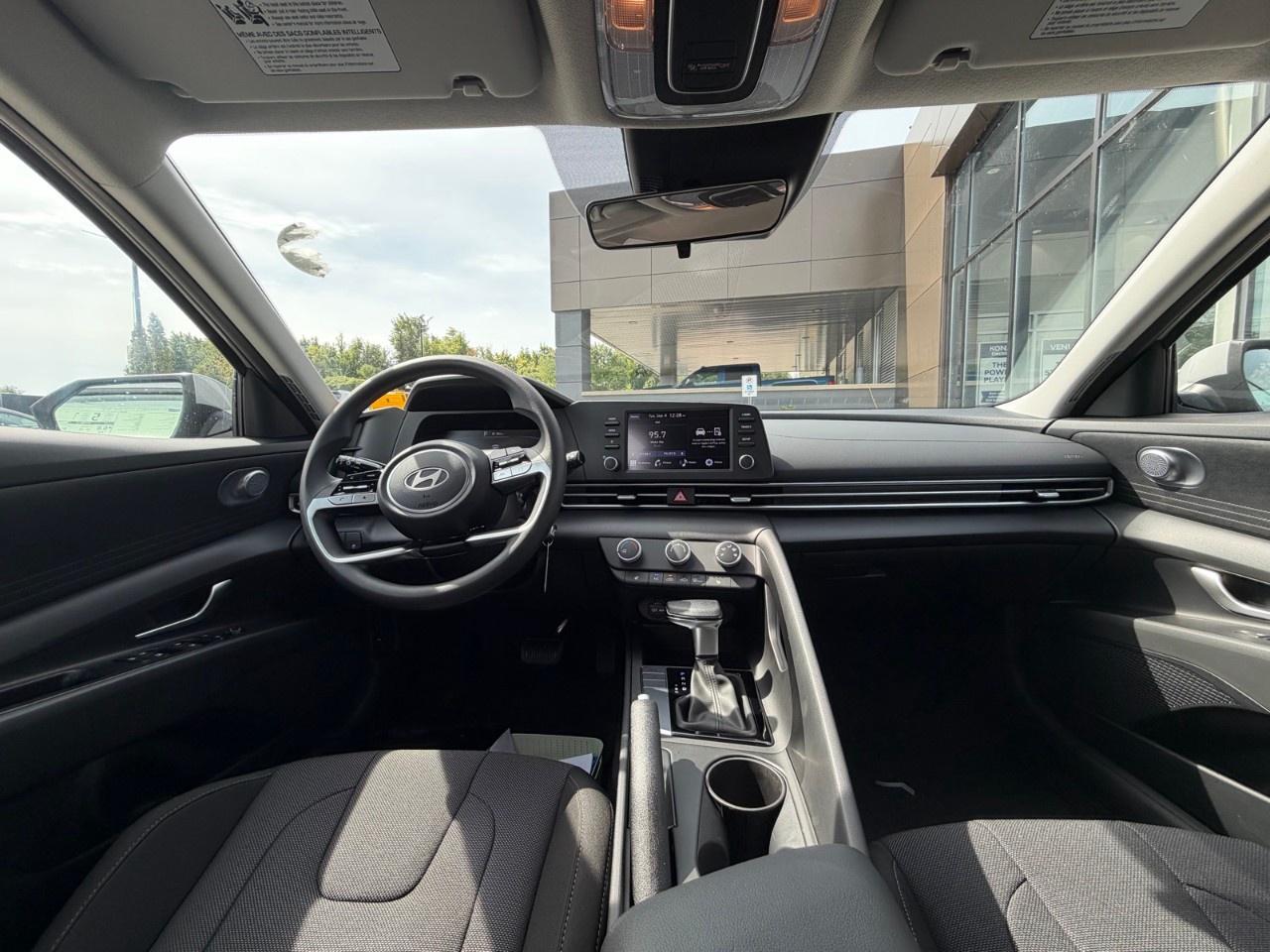 2026 Hyundai Elantra Essential IVT Photo