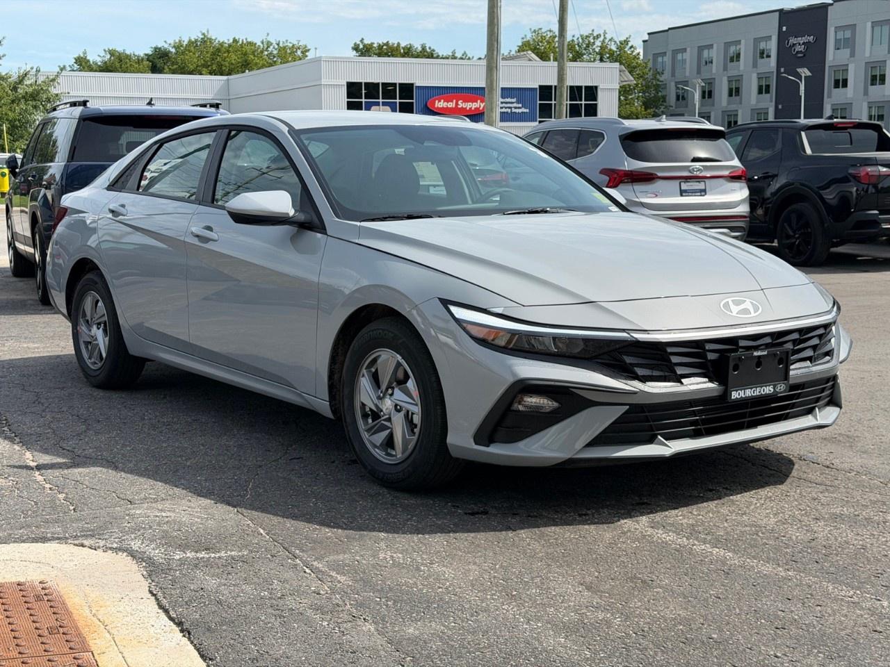 2026 Hyundai Elantra Essential IVT Photo