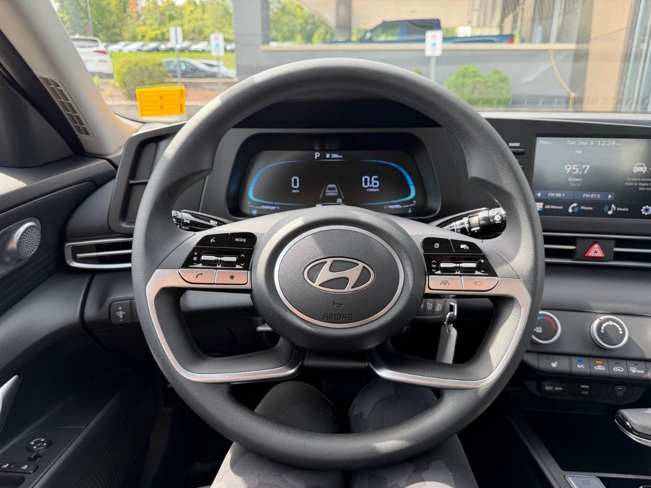 2026 Hyundai Elantra Essential IVT Photo