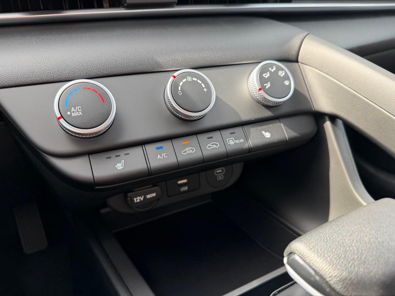 2026 Hyundai Elantra Essential IVT Photo