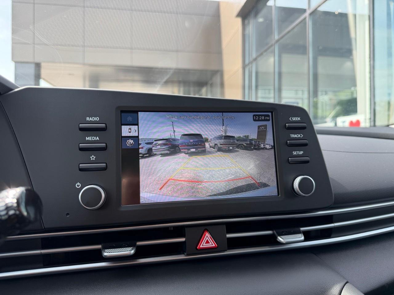 2026 Hyundai Elantra Essential IVT Photo