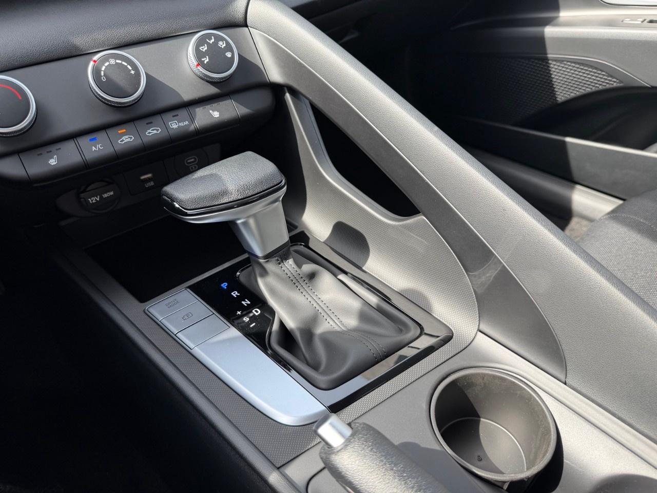 2026 Hyundai Elantra Essential IVT Photo