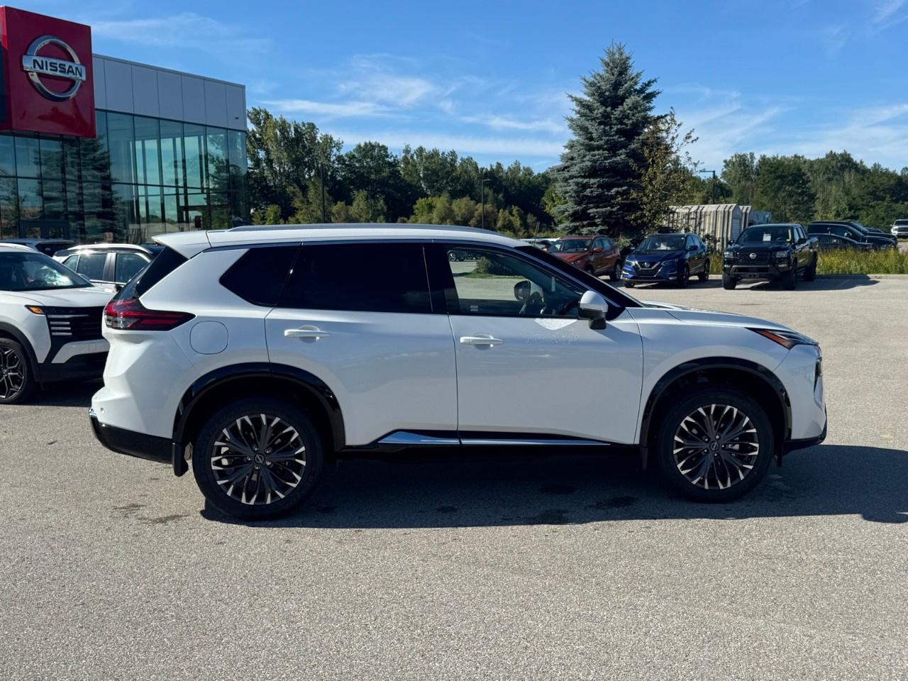 2026 Nissan Rogue AWD Platinum Photo