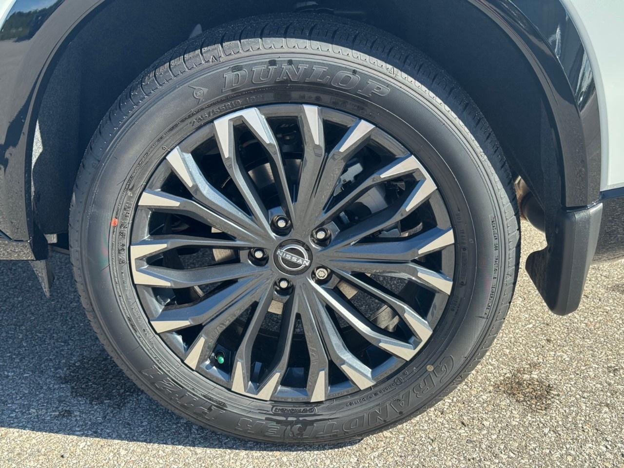2026 Nissan Rogue AWD Platinum Photo