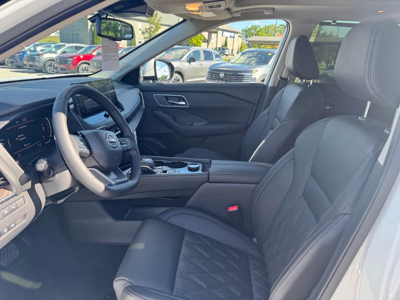 2026 Nissan Rogue AWD Platinum Photo