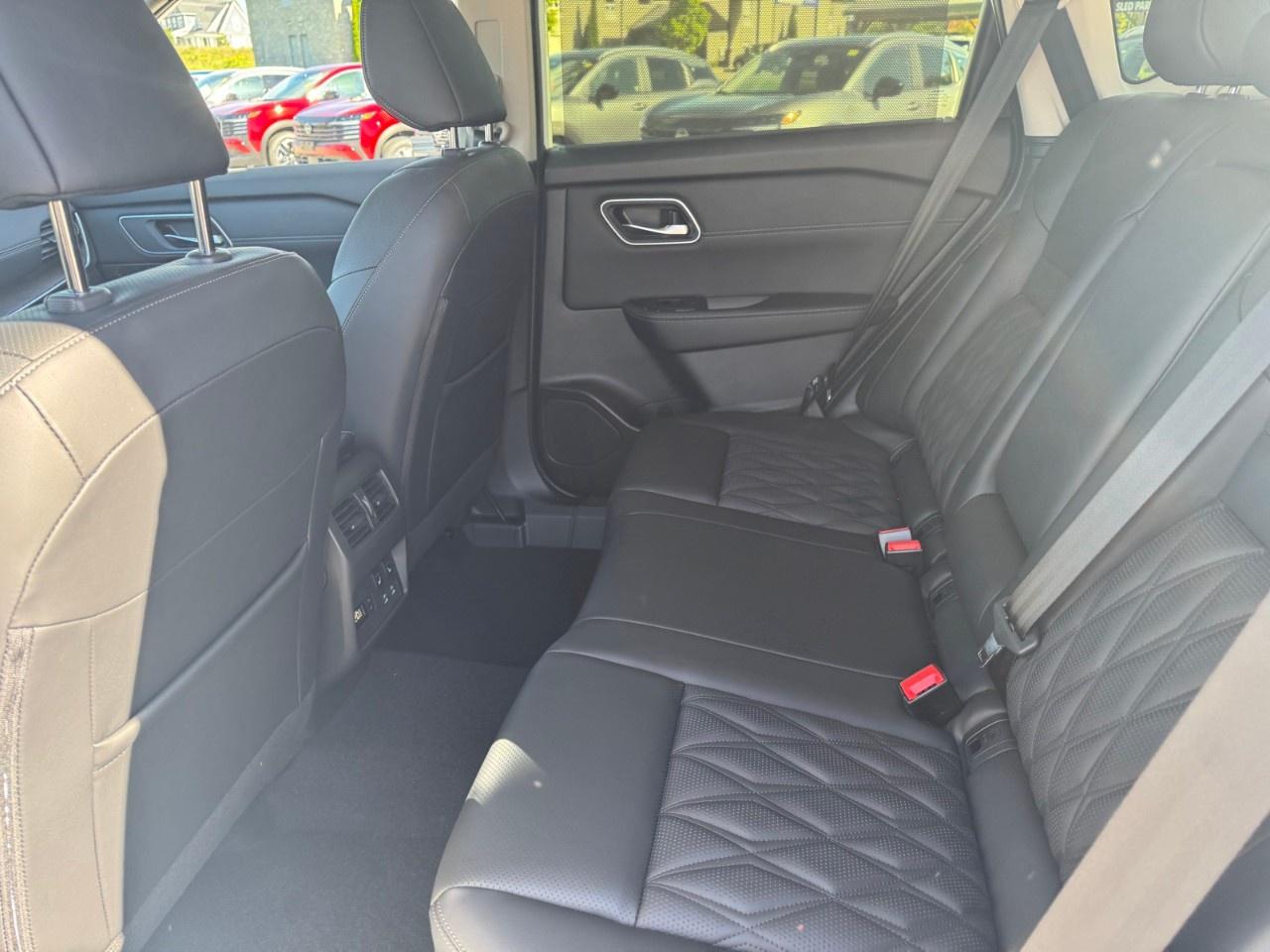 2026 Nissan Rogue AWD Platinum Photo