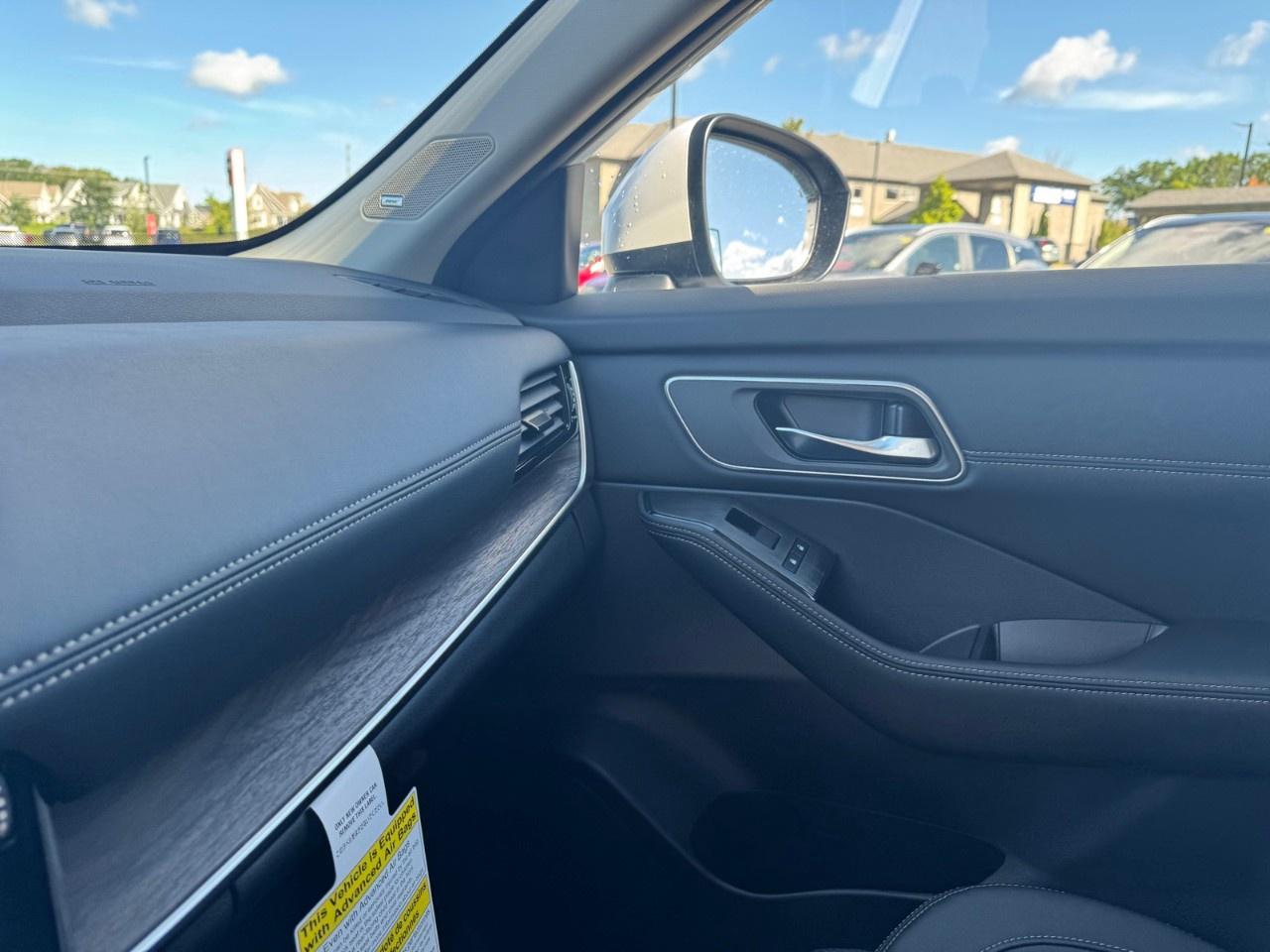 2026 Nissan Rogue AWD Platinum Photo
