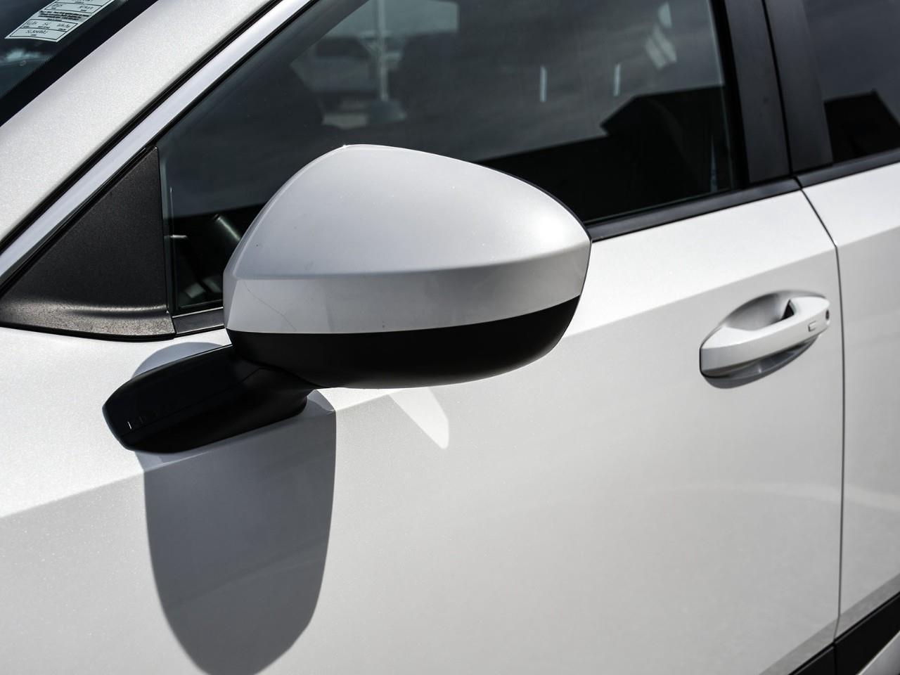 2025 Nissan Kicks SV HEATED SEATS | REMOTE START | BLIND SPOT MONITORING Photo