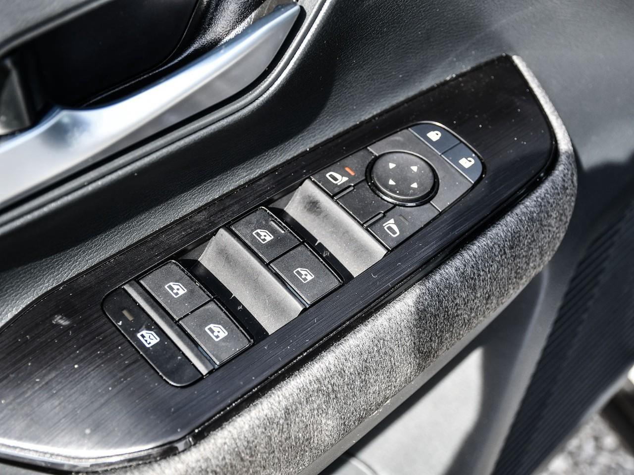 2025 Nissan Kicks SV HEATED SEATS | REMOTE START | BLIND SPOT MONITORING Photo