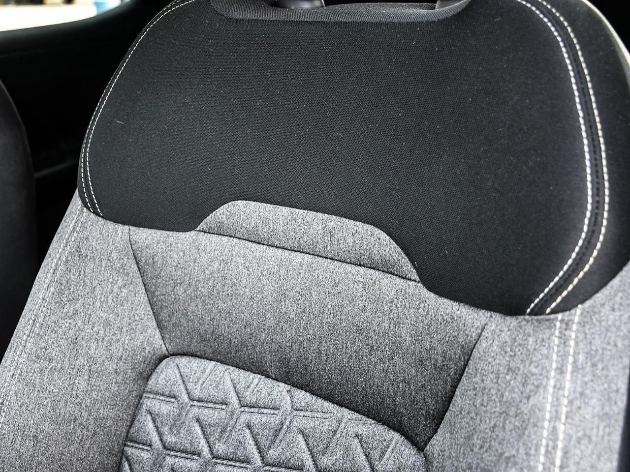 2025 Nissan Kicks SV HEATED SEATS | REMOTE START | BLIND SPOT MONITORING Photo