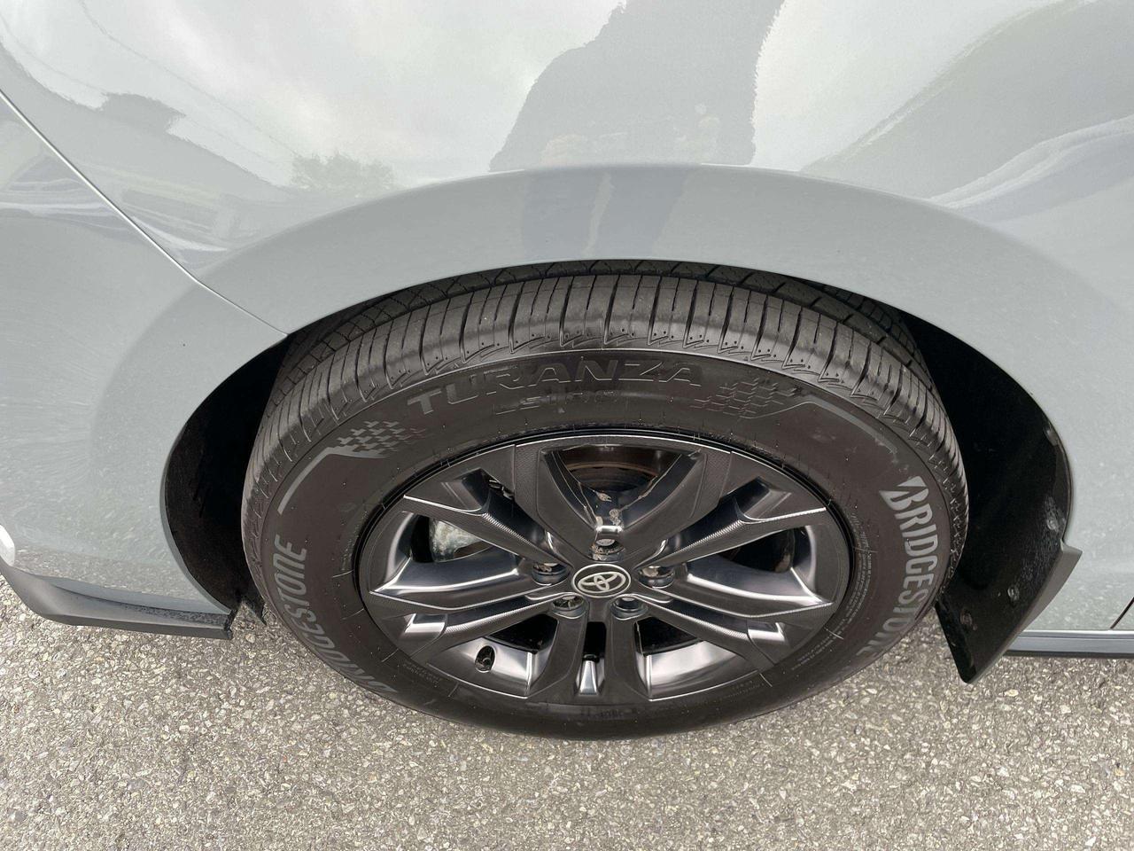 2026 Toyota Sienna XSE 7-Passenger LIKE NEW!!  HYBRID AWD, SOFTEX, JBL SOUND, ROOF, BK. CAM, HTD. SEATS, ALLOYS Photo