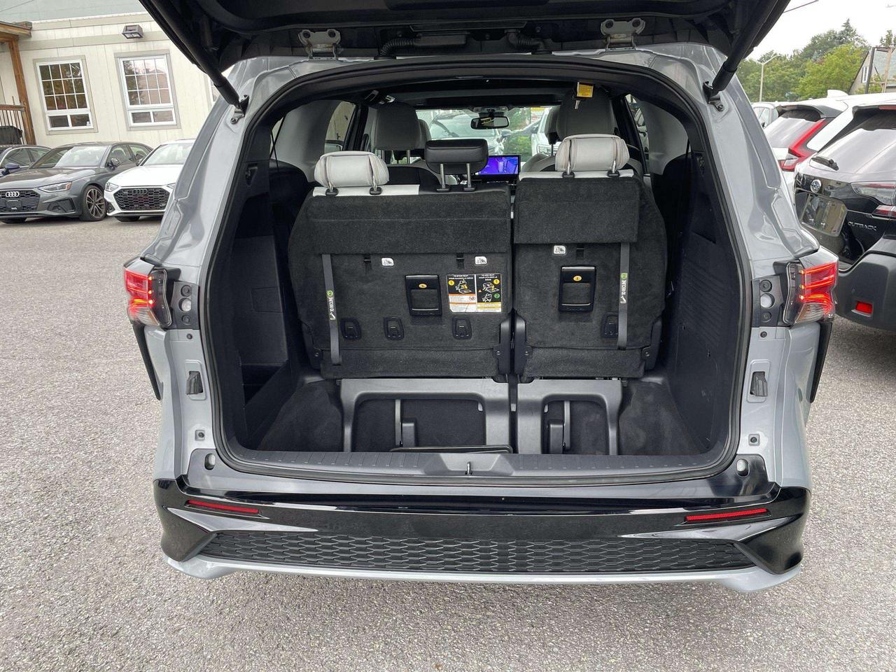 2026 Toyota Sienna XSE 7-Passenger LIKE NEW!!  HYBRID AWD, SOFTEX, JBL SOUND, ROOF, BK. CAM, HTD. SEATS, ALLOYS Photo