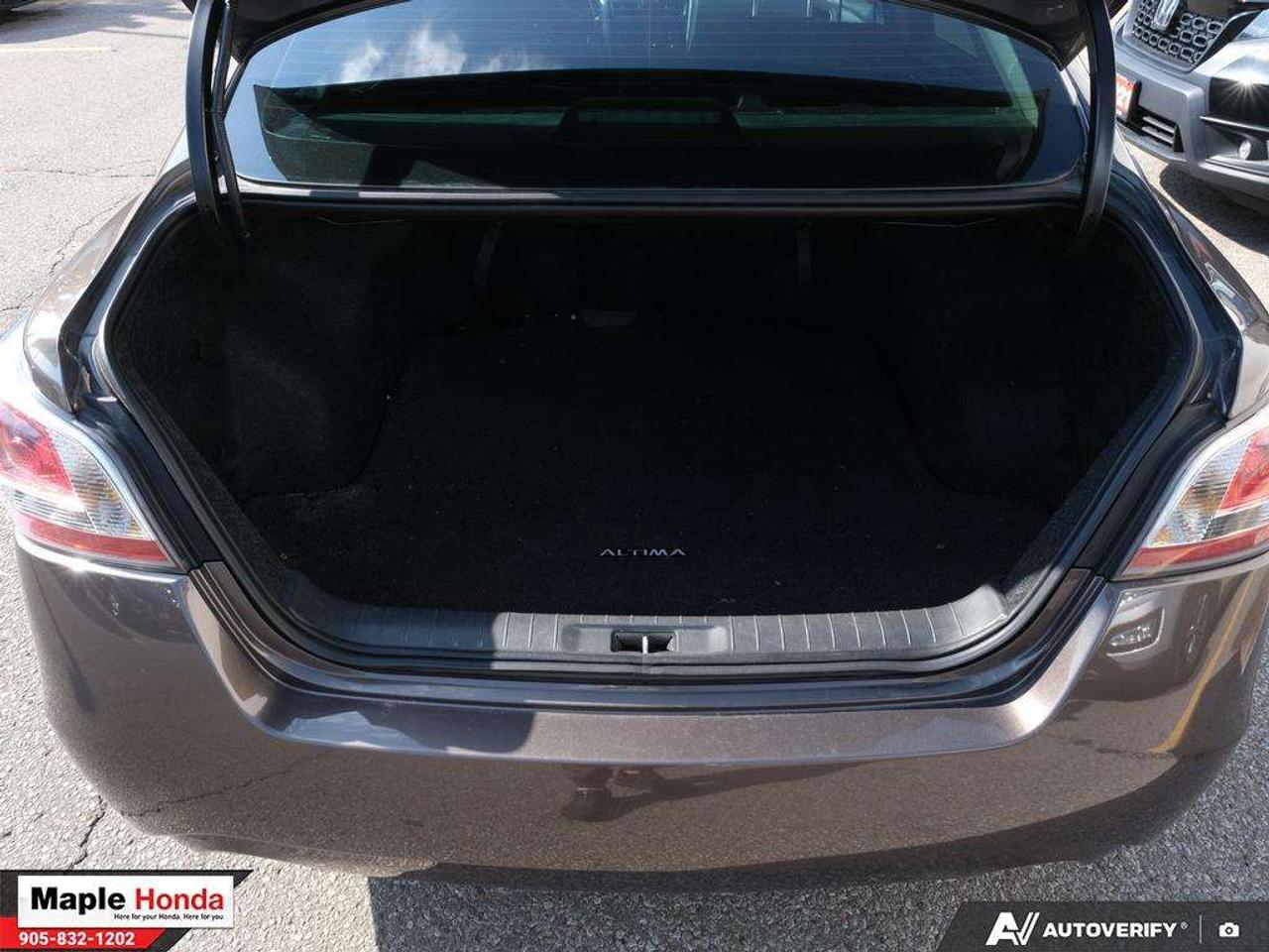 2014 Nissan Altima SV Photo