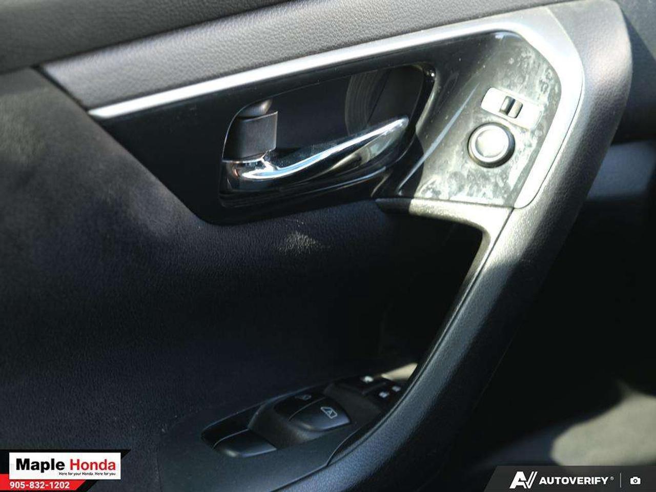2014 Nissan Altima SV Photo