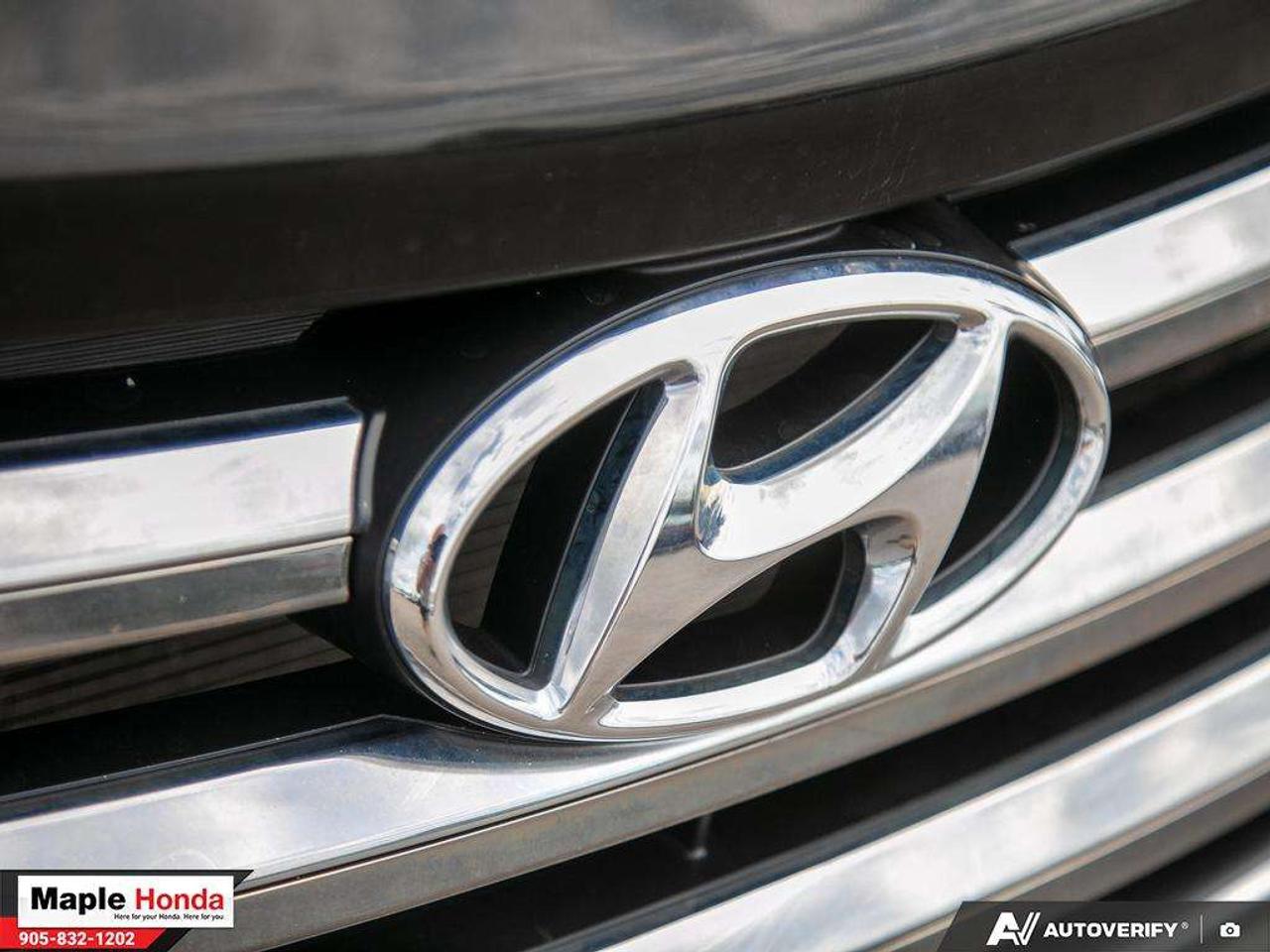2014 Hyundai Santa Fe Leather Seats\ panoramic roof| Heated seats| Good Photo
