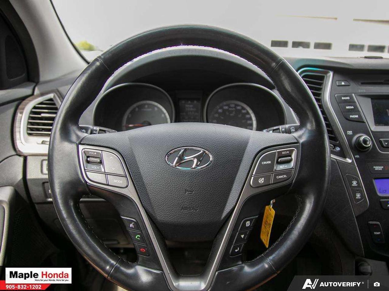 2014 Hyundai Santa Fe Leather Seats\ panoramic roof| Heated seats| Good Photo
