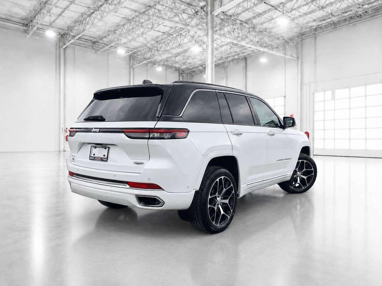 2024 Jeep Grand Cherokee Summit Reserve | Adv ProTech IV | Lux Tech V | 4x4 Photo