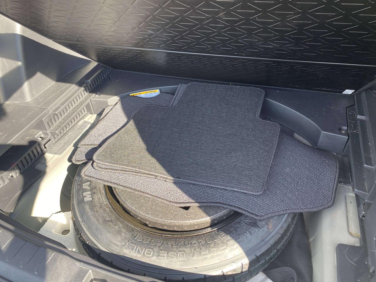 2022 Toyota RAV4 XLE, SUNROOF, CLEAN CARFAX, BACK UP CAMERA! - Photo #10