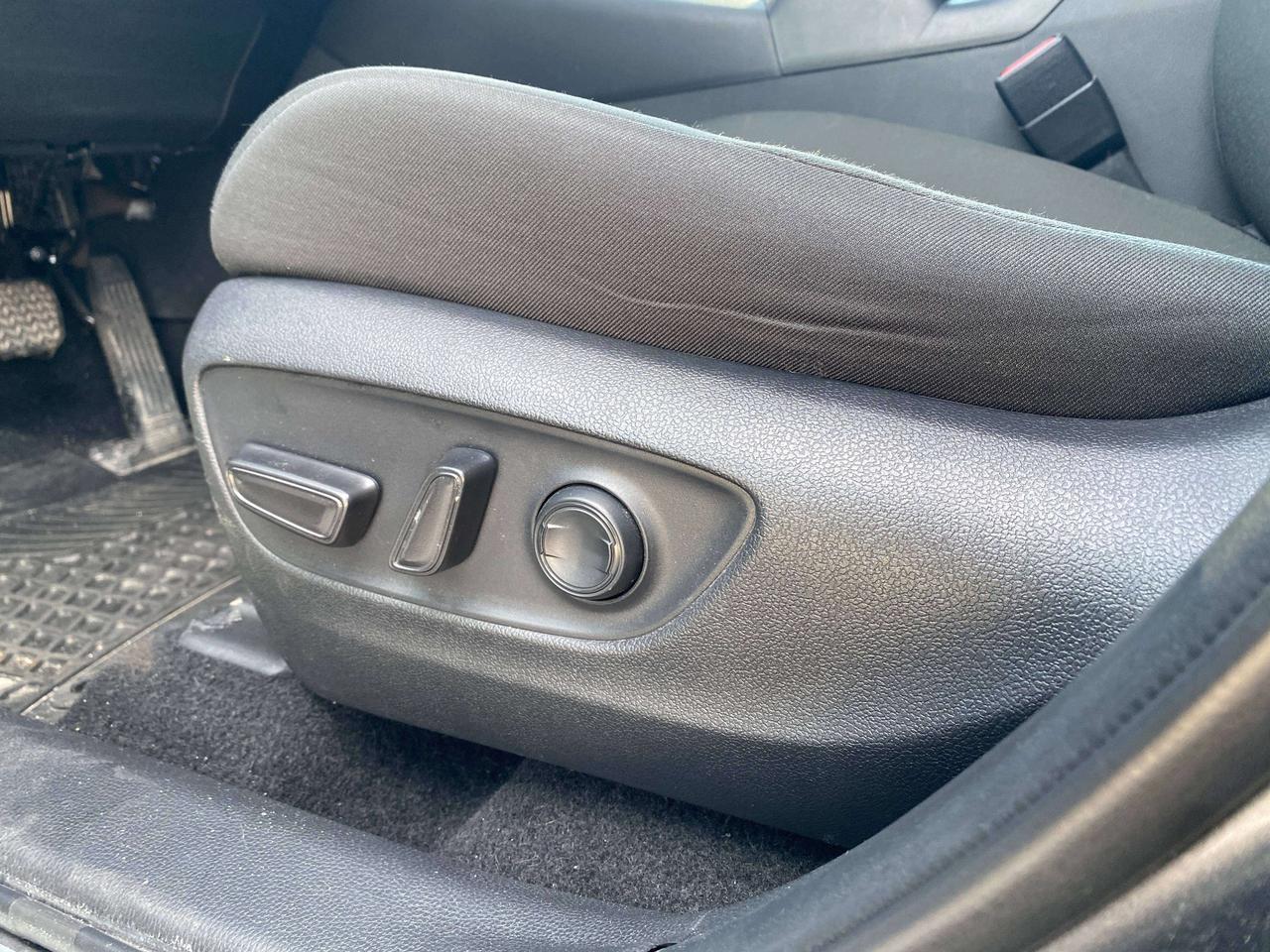 2022 Toyota RAV4 XLE, SUNROOF, CLEAN CARFAX, BACK UP CAMERA! - Photo #16