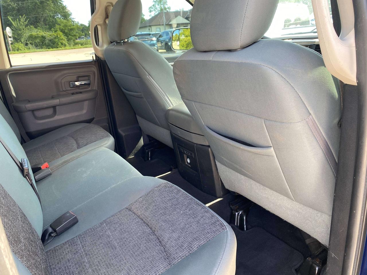 2016 RAM 1500 BIG HORN, RWD, REMOTE START, HEATED SEATS! Photo