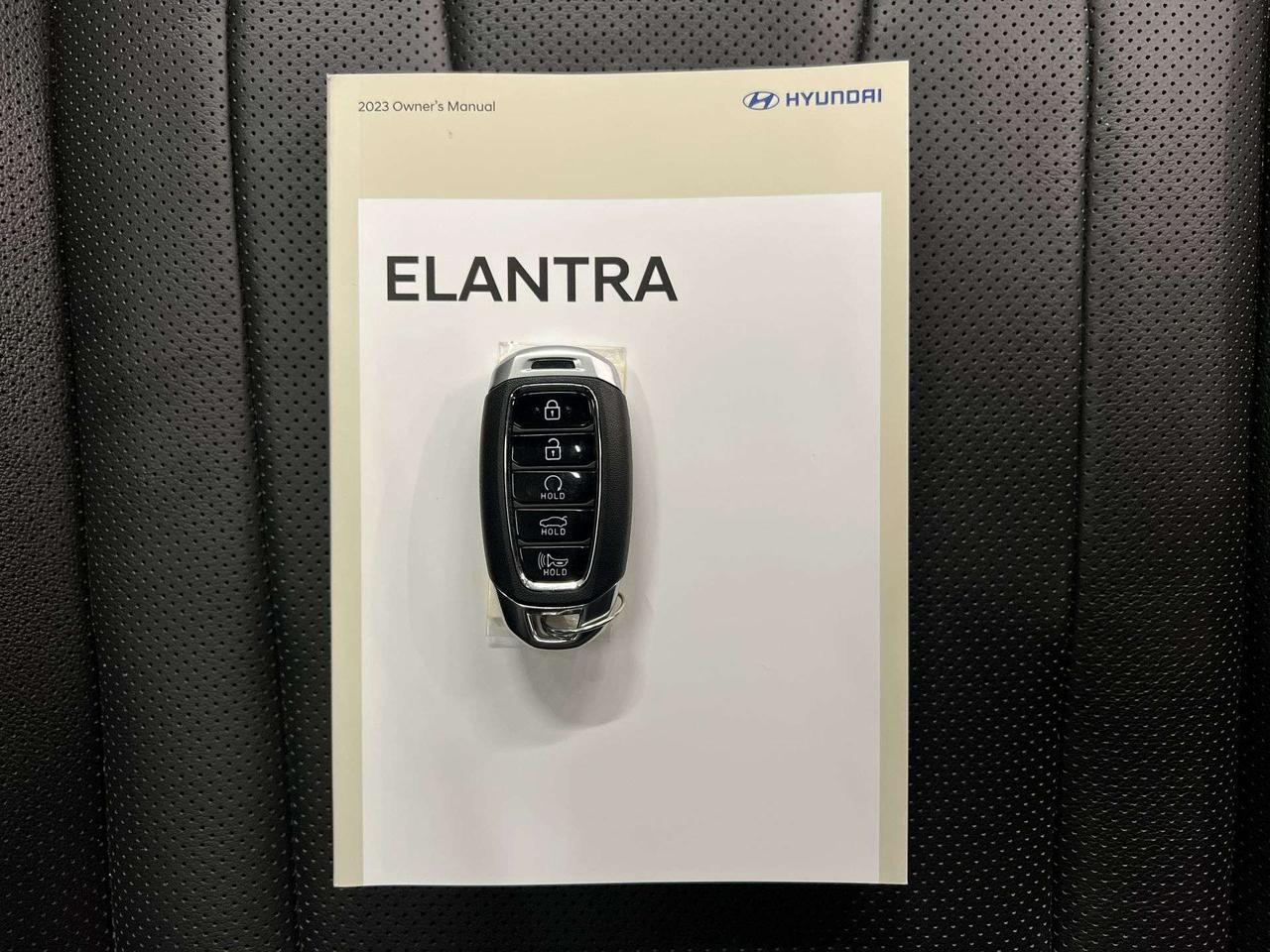 2023 Hyundai Elantra LUXURY | HTD LEATHER | SUNROOF | CARPLAY | ALLOYS Photo