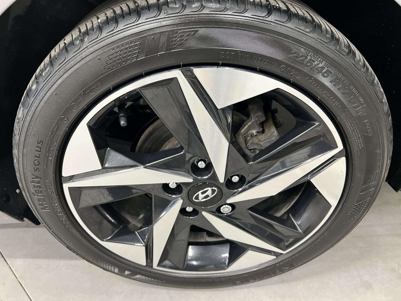 2023 Hyundai Elantra LUXURY | HTD LEATHER | SUNROOF | CARPLAY | ALLOYS Photo