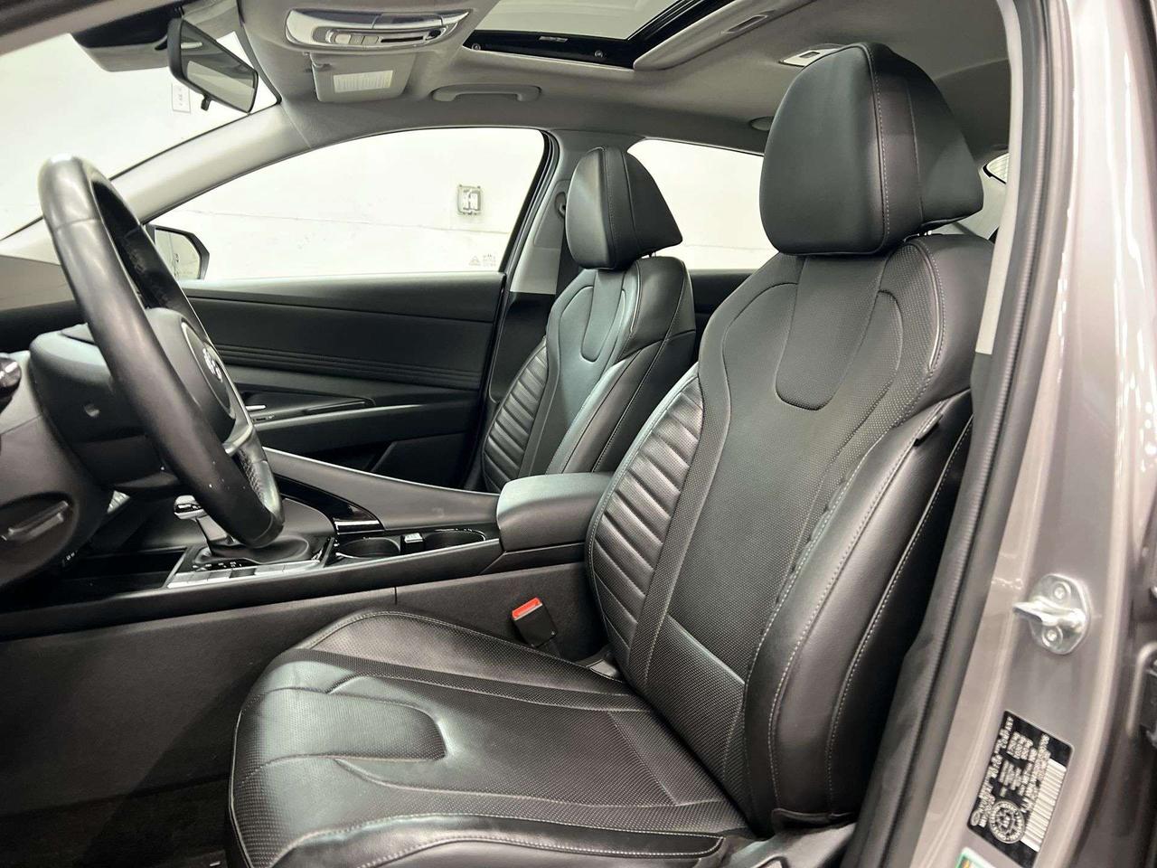 2023 Hyundai Elantra LUXURY | HTD LEATHER | SUNROOF | CARPLAY | ALLOYS Photo