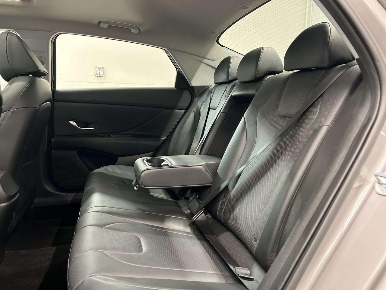 2023 Hyundai Elantra LUXURY | HTD LEATHER | SUNROOF | CARPLAY | ALLOYS Photo