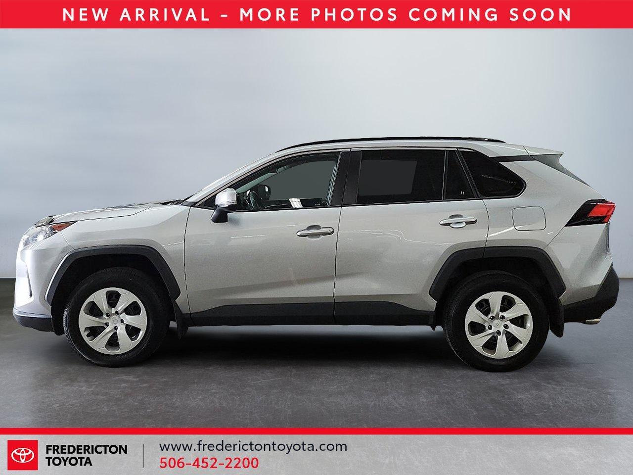 2021 Toyota RAV4 LE AWD Photo